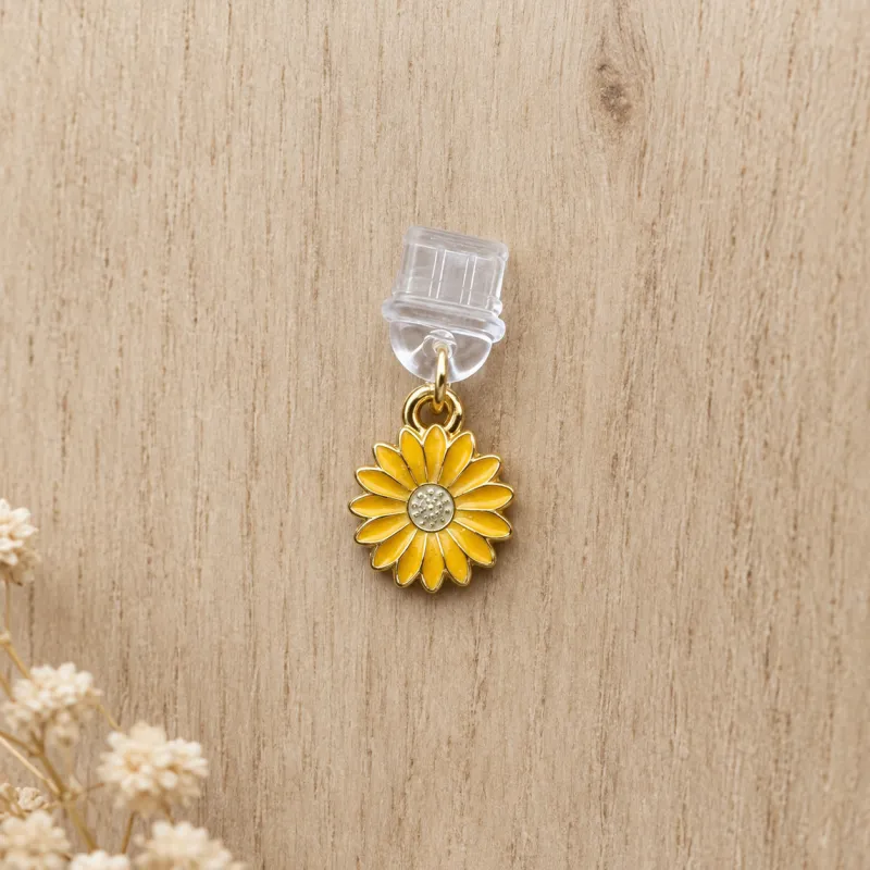 Bijou de liseuse Marguerite – Bouchon USB-C