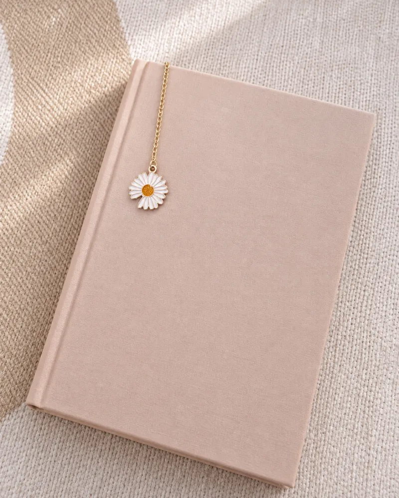 Marque-page charm doré Feuille & Marguerite
